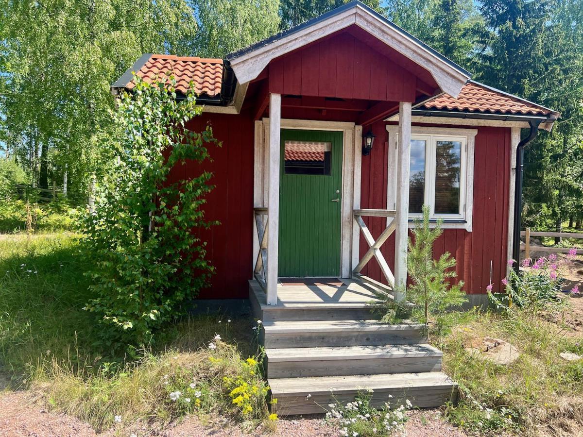 Villa Idylliskt Hus Med Sjoeutsikt. Östhammar Exterior foto